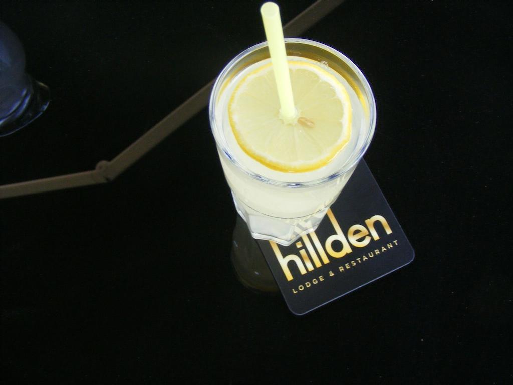 Hotel Hillden Lodge&Restaurant Drumu Carului Bagian luar foto