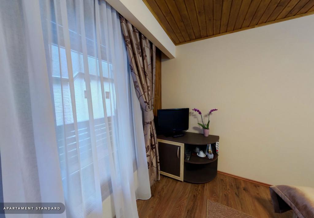 Hotel Hillden Lodge&Restaurant Drumu Carului Bagian luar foto