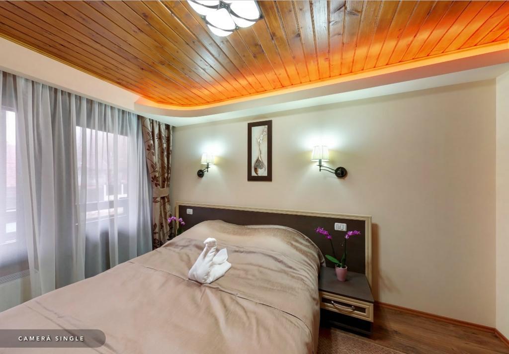 Hotel Hillden Lodge&Restaurant Drumu Carului Bagian luar foto