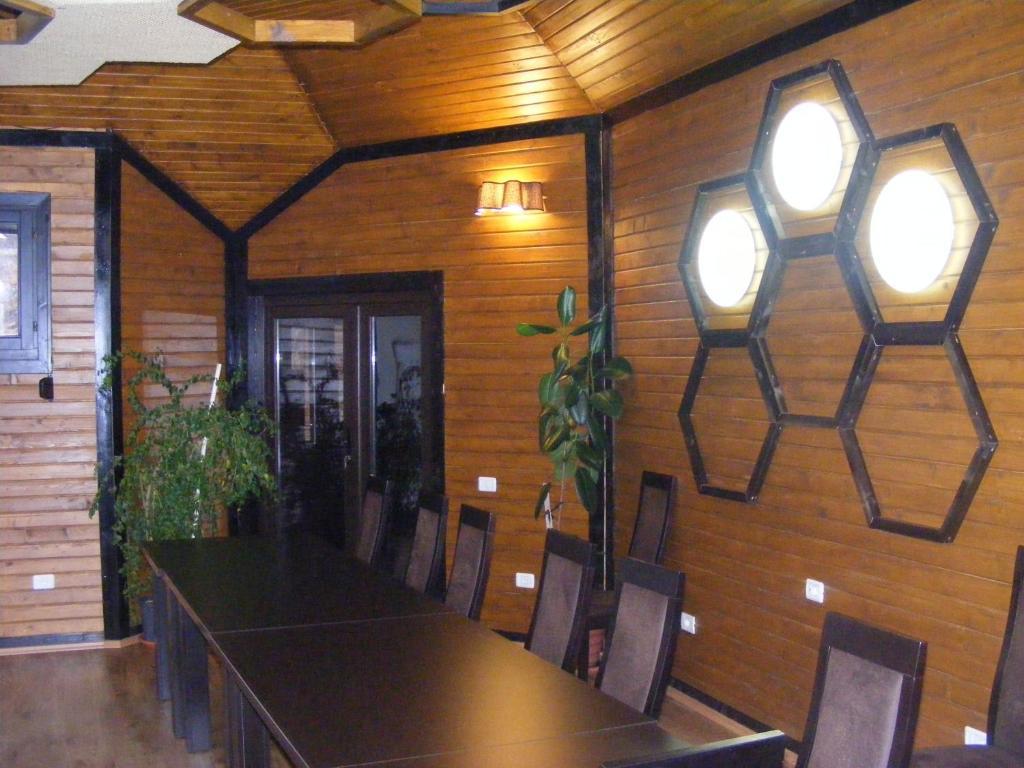 Hotel Hillden Lodge&Restaurant Drumu Carului Bagian luar foto
